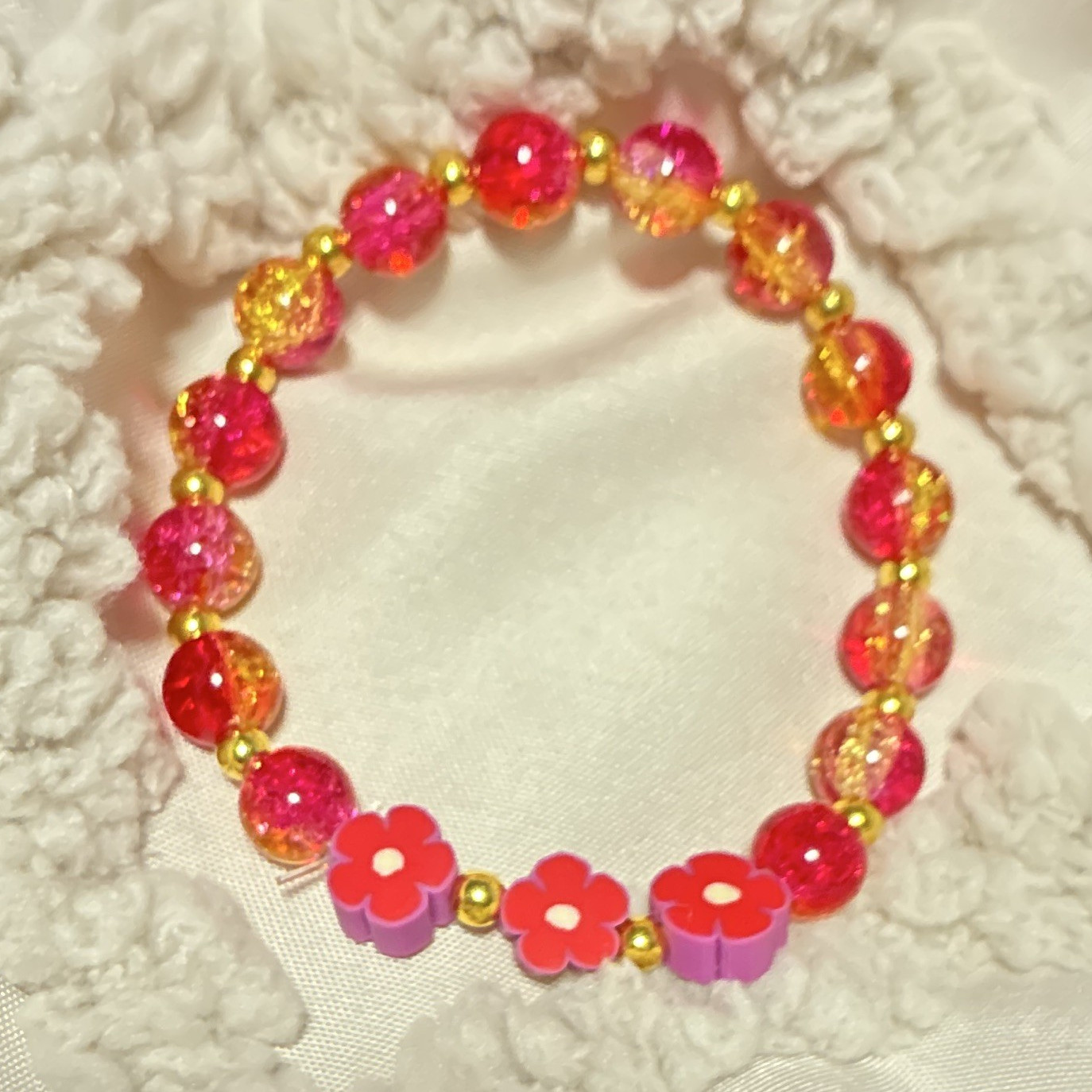 Red Gold Purple Plastic Beaded Stretch Charm Bracelet Flower Beads, No Stone