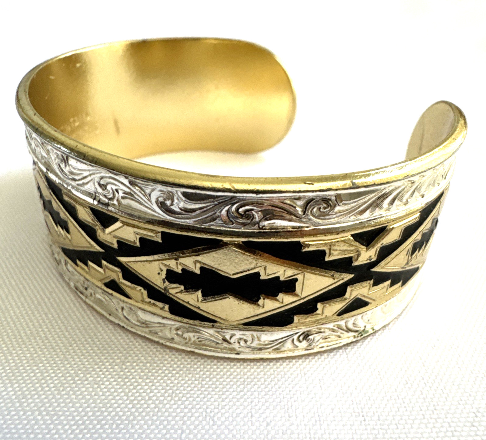 Montana Silversmiths Tri-Color Cuff Bracelet Western Southwestern Geometric