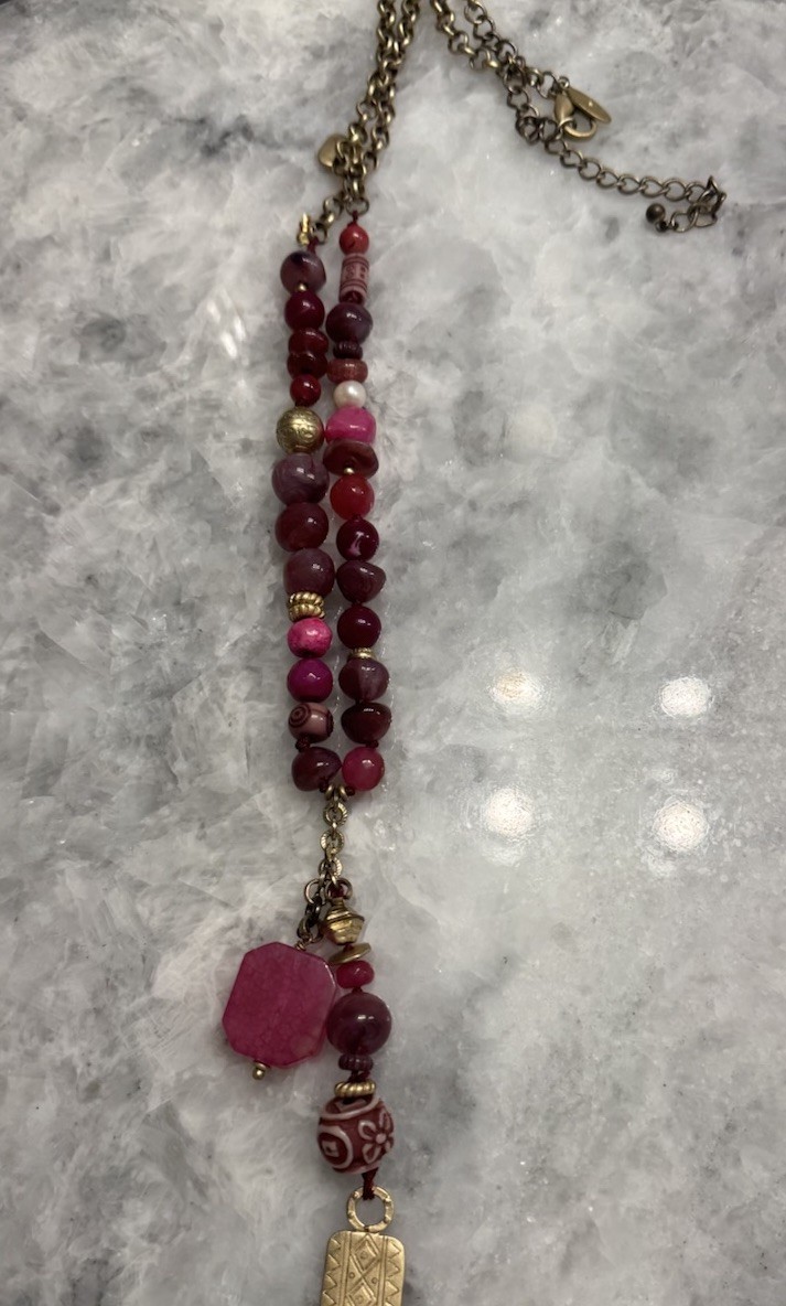 Chico’s Tibetan Style Pink Purple Beaded Gold Tone Chain With Dangle Pendant