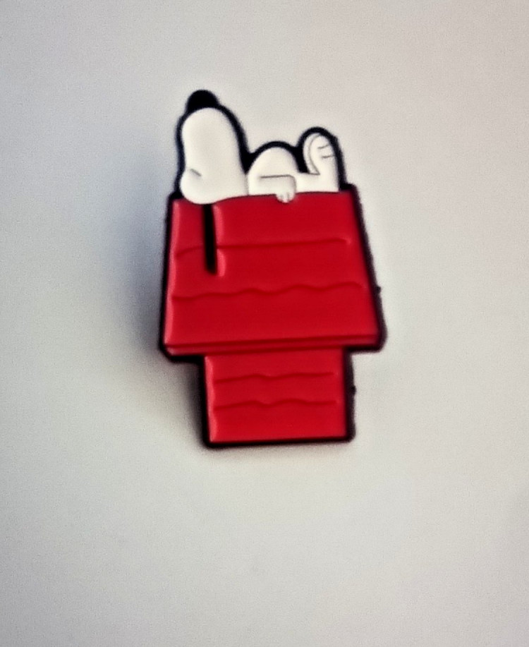 SNOOPY-PIN-2 OR MORE PINS SHIPPING IS $5.49-SPEND $20 SHIPPING IS FREE