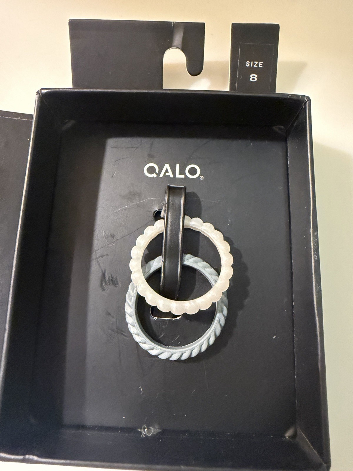 QALO Stackable Silicone Band Ring Set Gray/White Size 8 7.5mm Signed