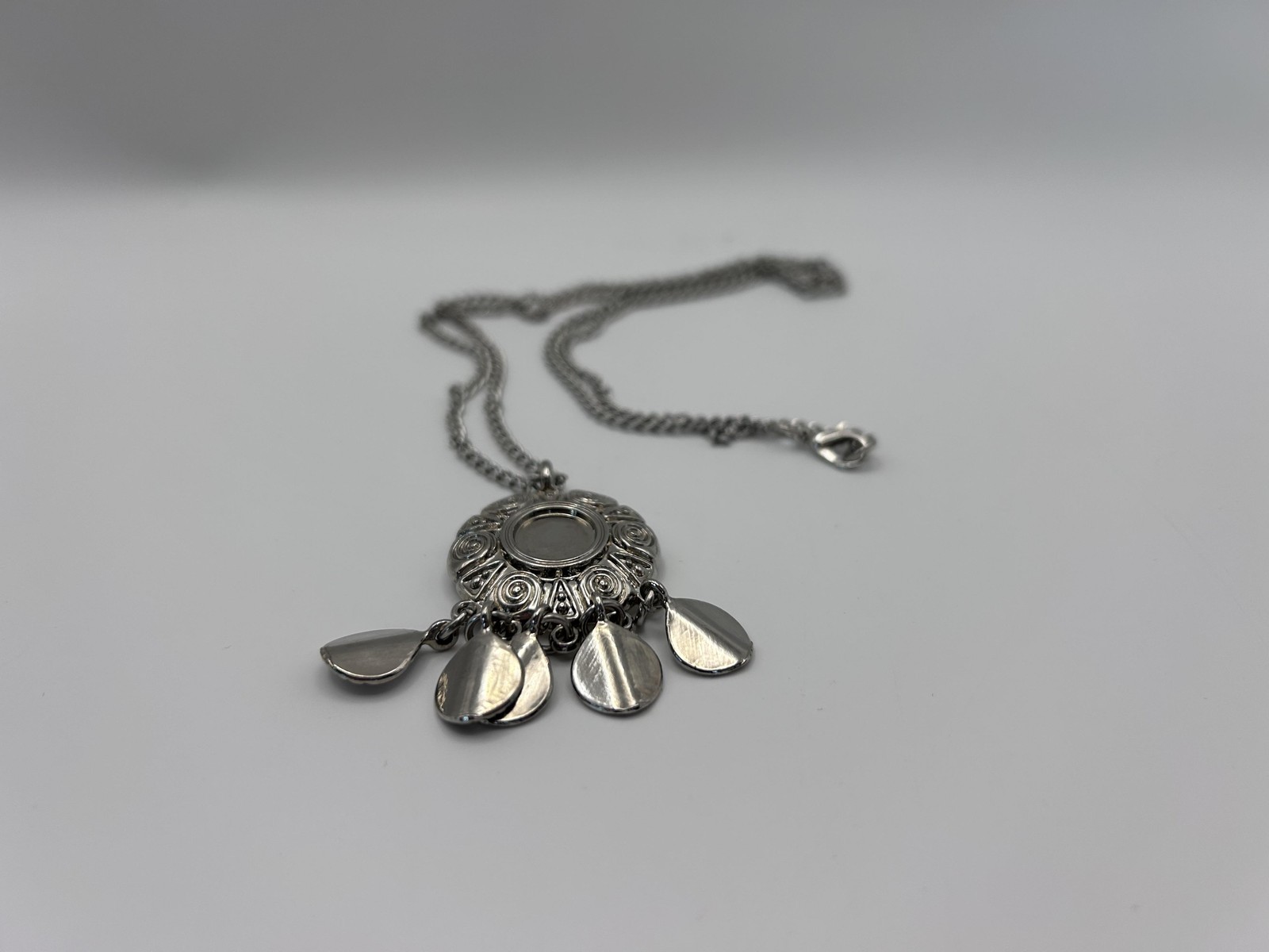 Necklace Silver Tone Round Pendant Fringe Teardrop Dangles Cream Lobster 15 In