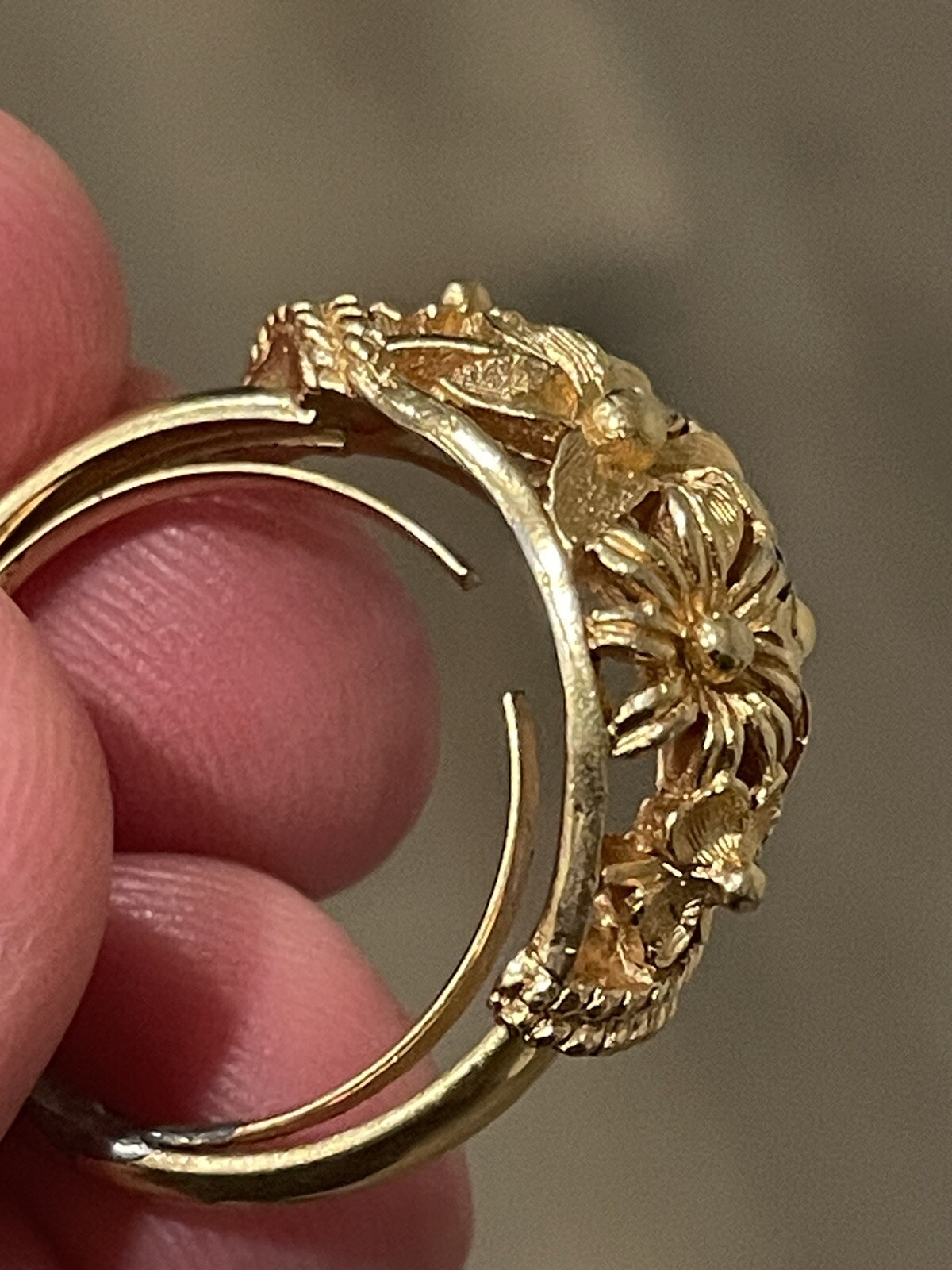 Trifari Ring Vintage Variable Size 6.5 – 8.5 Gold Plated Costume Jewelry