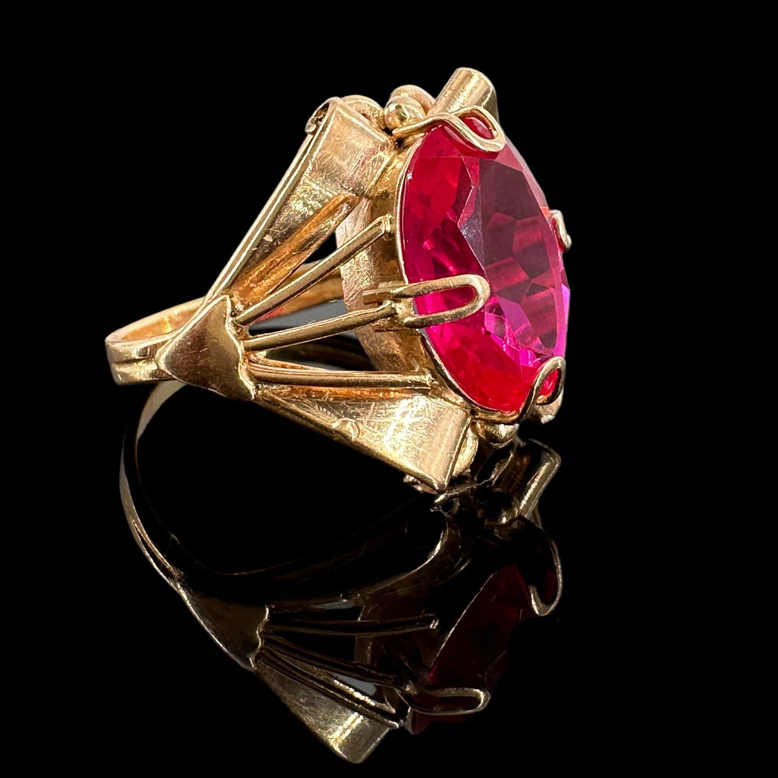 14k gold russian simulated ruby sz 9.25 5.7 grams