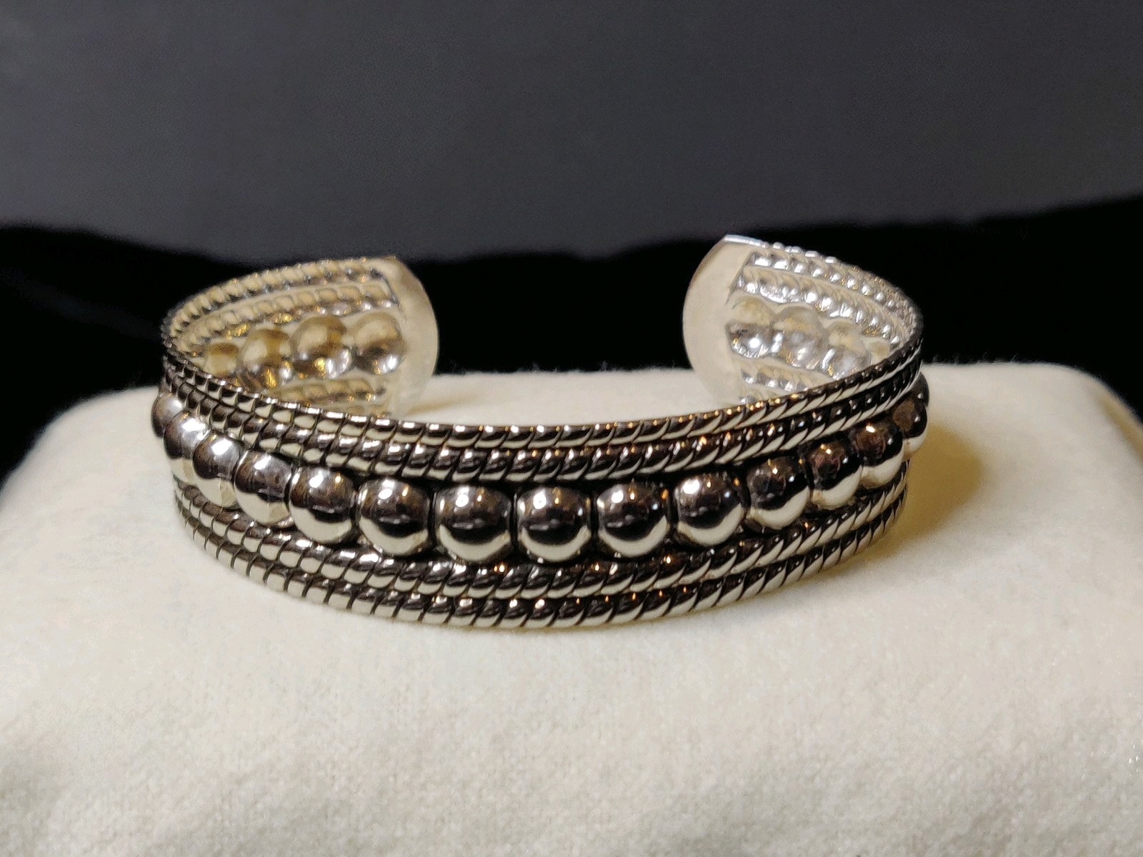 Beautiful Cuff Bracelet Silver Tone Textured 5/8″ Wide x 2.5″ Across Stud BOHO