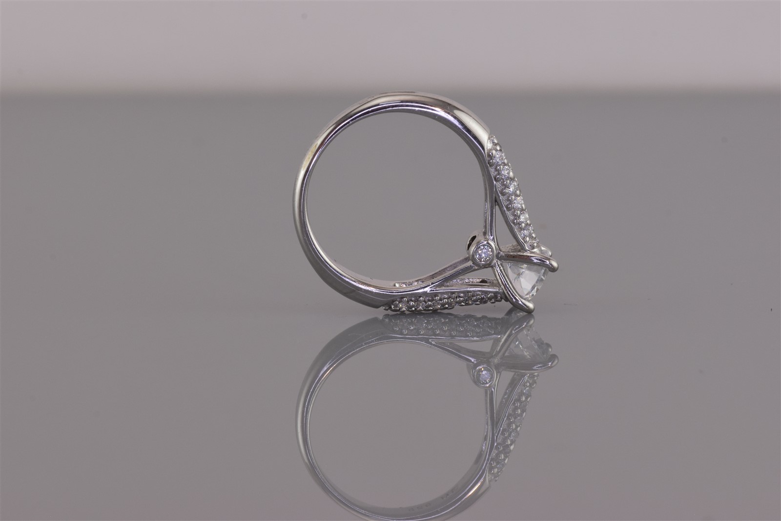 Sterling Silver Cubic Zirconia Solitaire Clustered Pave Band Ring 925 Sz: 6