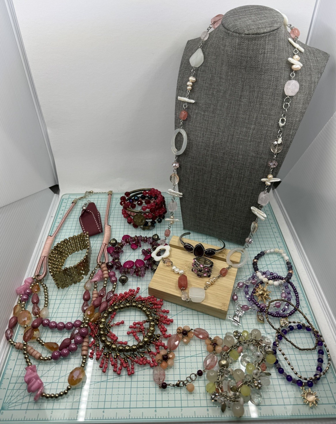 Pink Colors Lot Of Mostly Avon Necklaces + Beaded Stretch Bracelets Beach Vacay