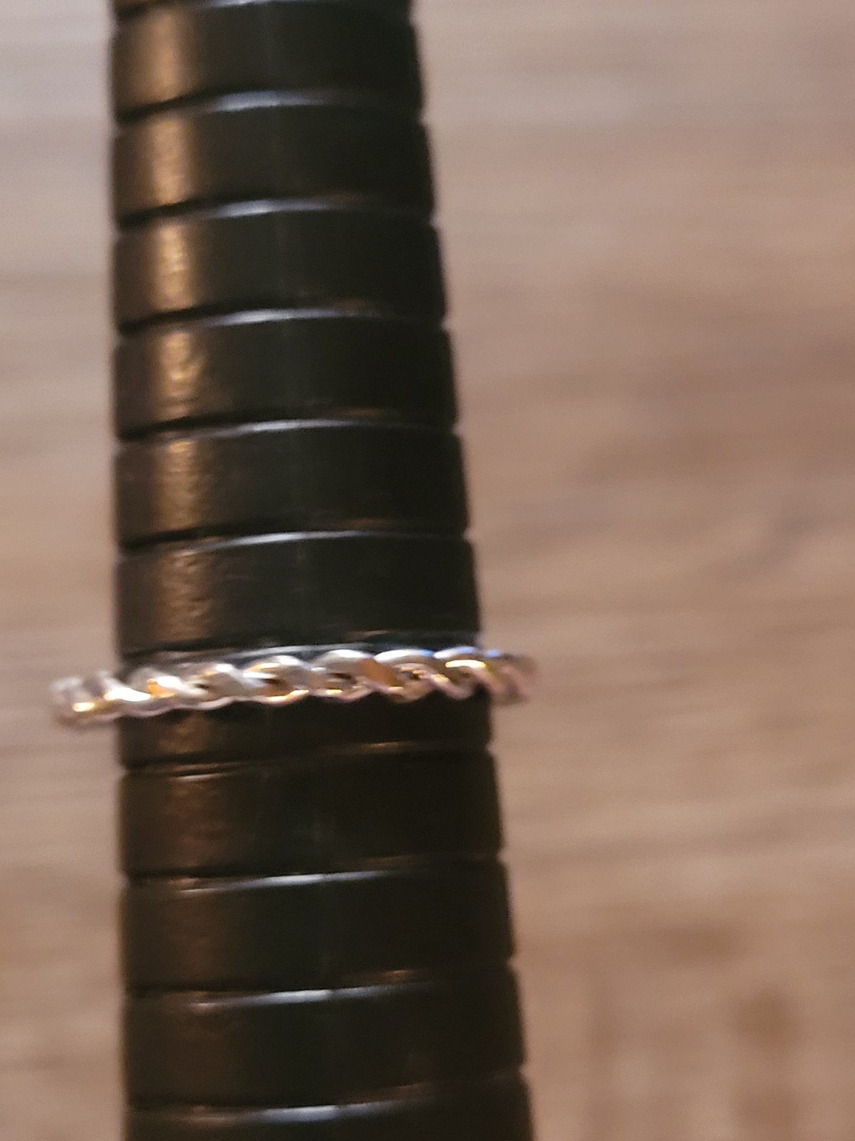 Silvertone Twisted Band Ring Unisex Men’s Women’s Jewelry Size 7.5