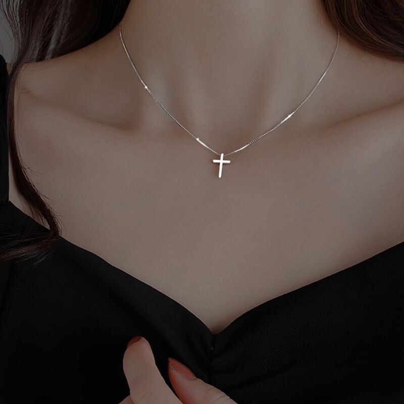 NEW Women’s 925 Sterling Silver Cross Plain & Simple Pendant Adjustable Necklace