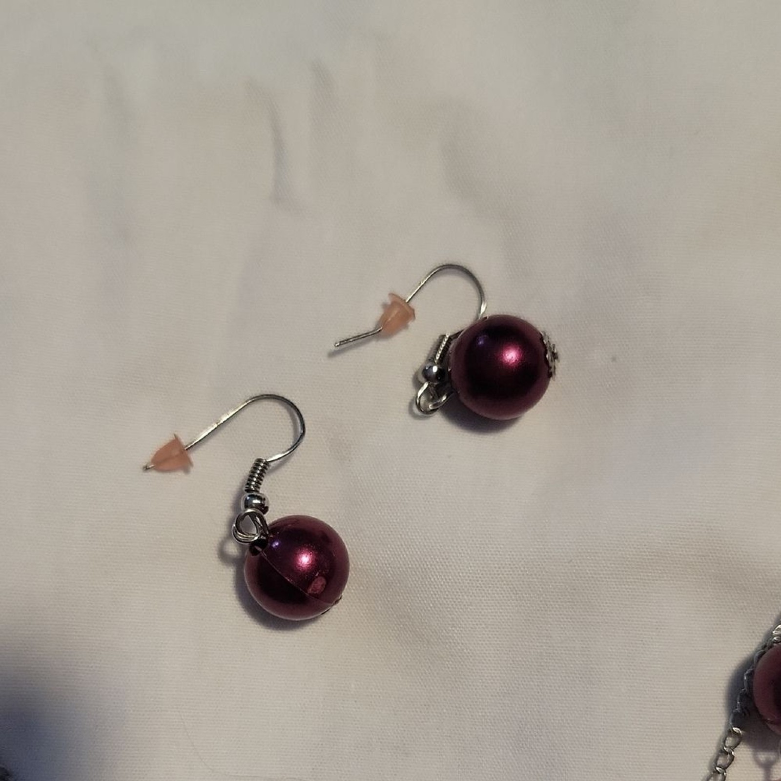 Source Unknown Multi-Strand Purple and Pink Bead Necklace with Earrings
