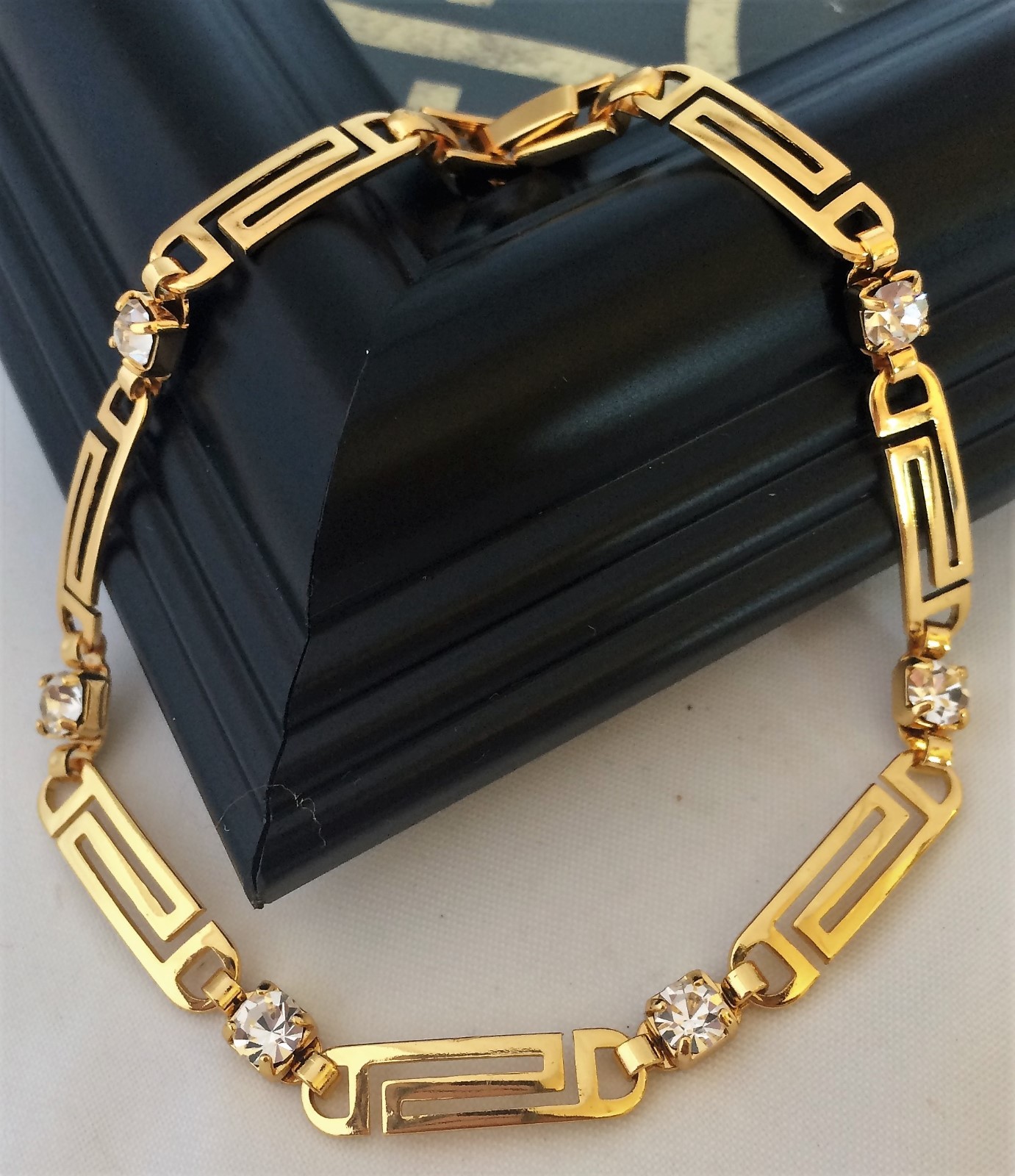 Gorgeous 18k Gold layered Cubic Zirconia Link Bracelet GRP03