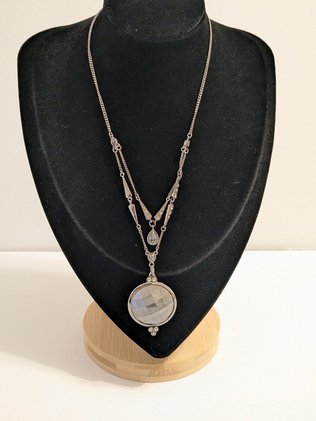 Liz Claiborne XC Axcess Silver Tone Pendant Necklace. Gray Acrylic & Rhinestones