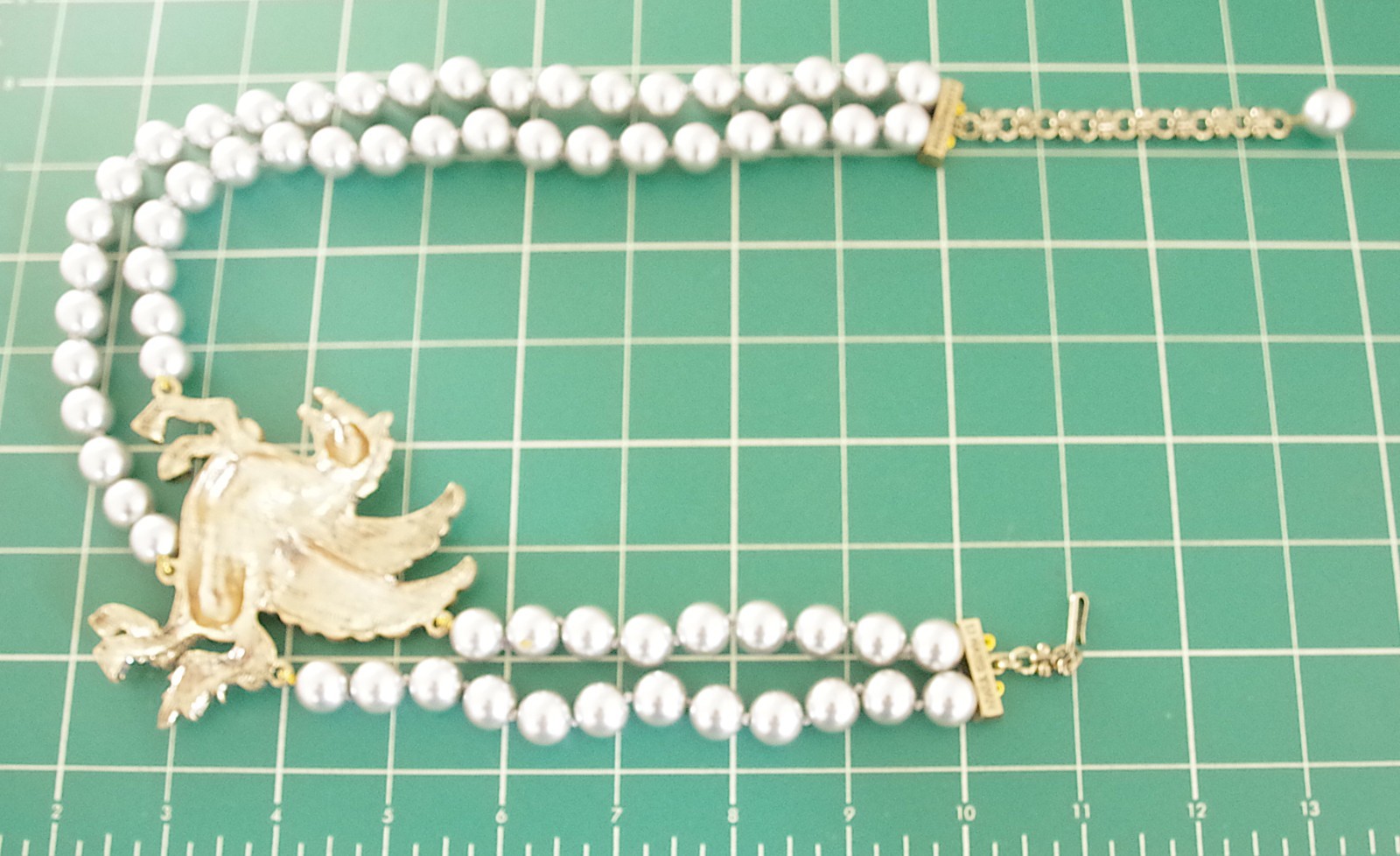 NEW DESIGNER STYLE HAND-KNOTTED SILVER PEARL CRYSTAL RHINESTONE PEGASUS NECKLACE