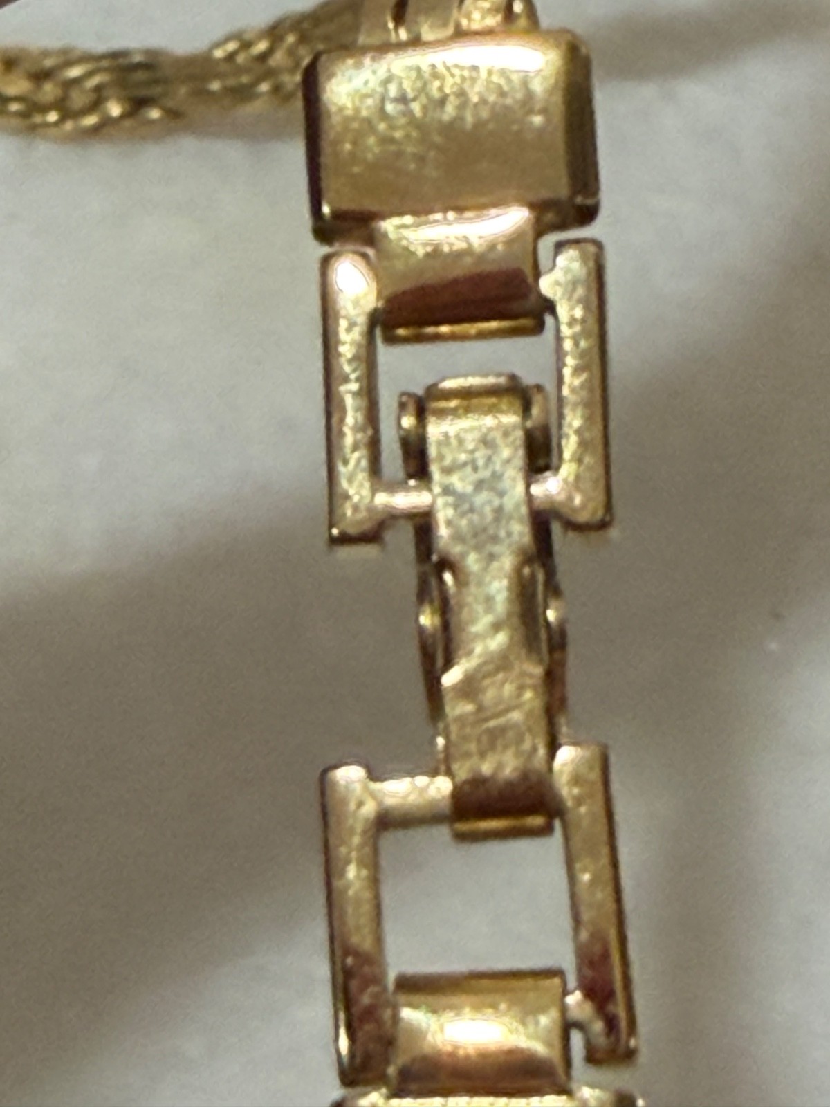 Gold Tone Singapore Link Chain Necklace 22” Stainless Steel Fold Over Clasp