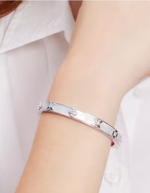 Kate Spade Heritage Bloom Hinged Bangle – Cream/Silver