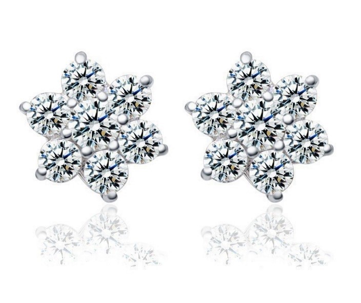 BERRICLE Sterling Silver CZ Cubic Zirconia Snowflake Fashion Stud Earrings PE26