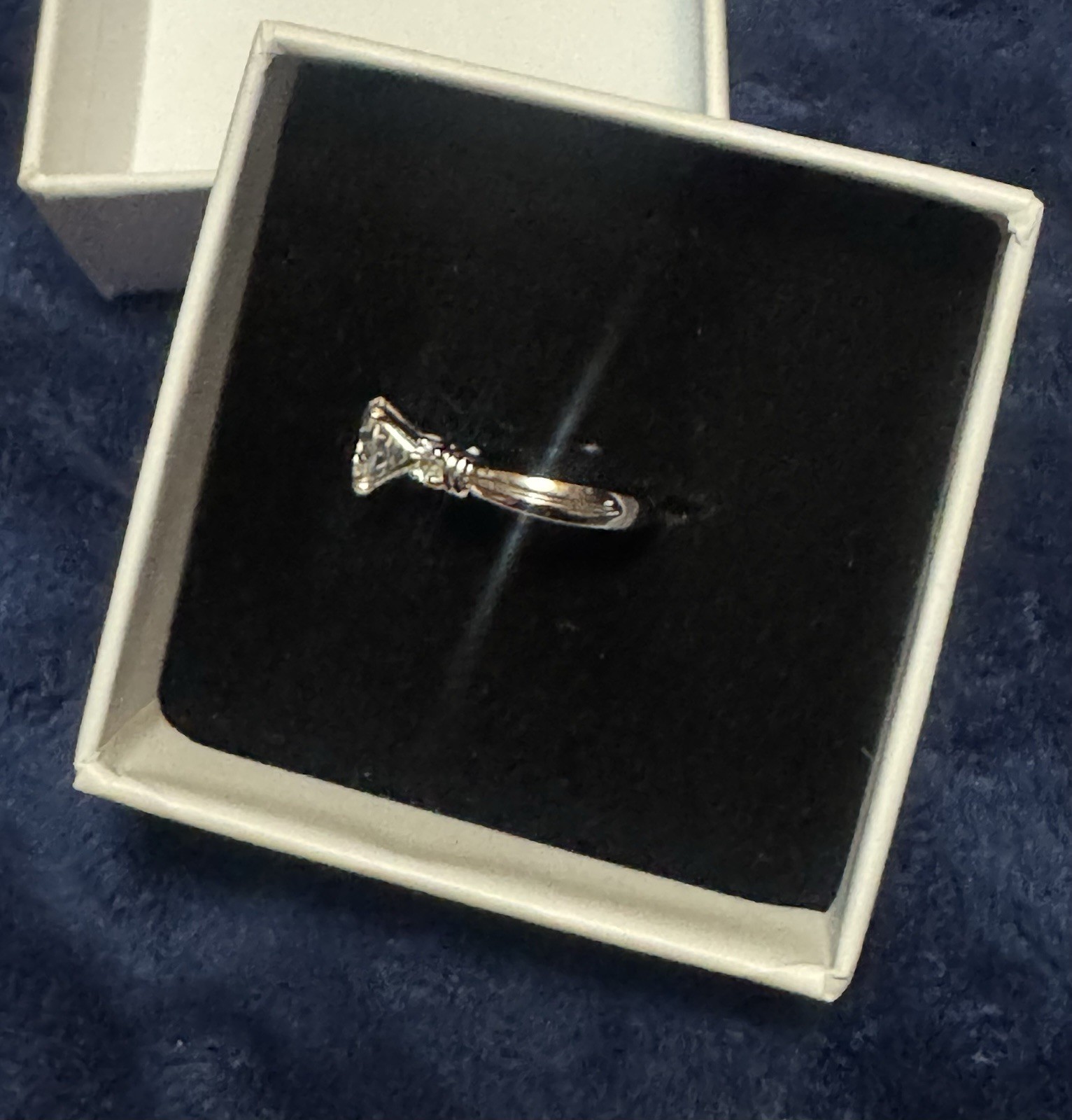 Cubic Zirconia Silver Tone Ring Size 6. Brand New Never Worn Great Condition