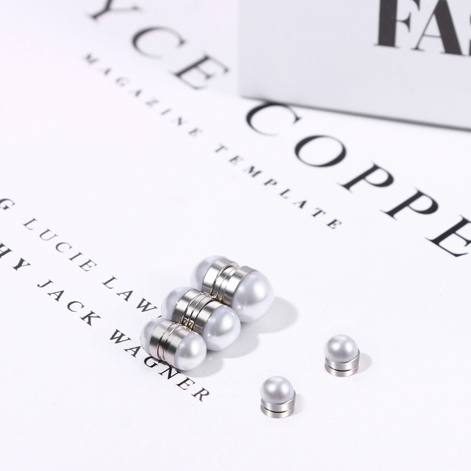 4 Pairs Synthetic Pearl Magnetic Stud Earrings Non Piercing Clip on Women Set
