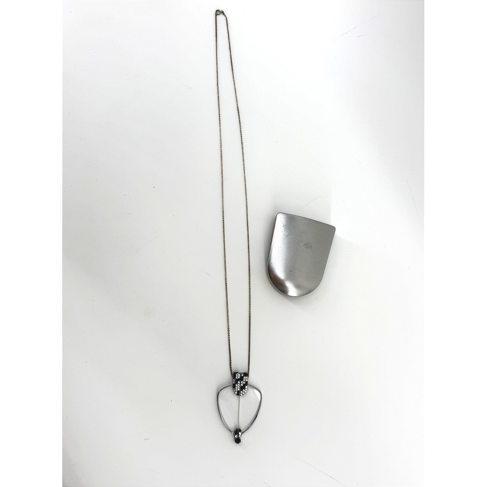 Vintage Style Monocle Magnifying Glass Necklace Rhinestone +2.50 Silver Black