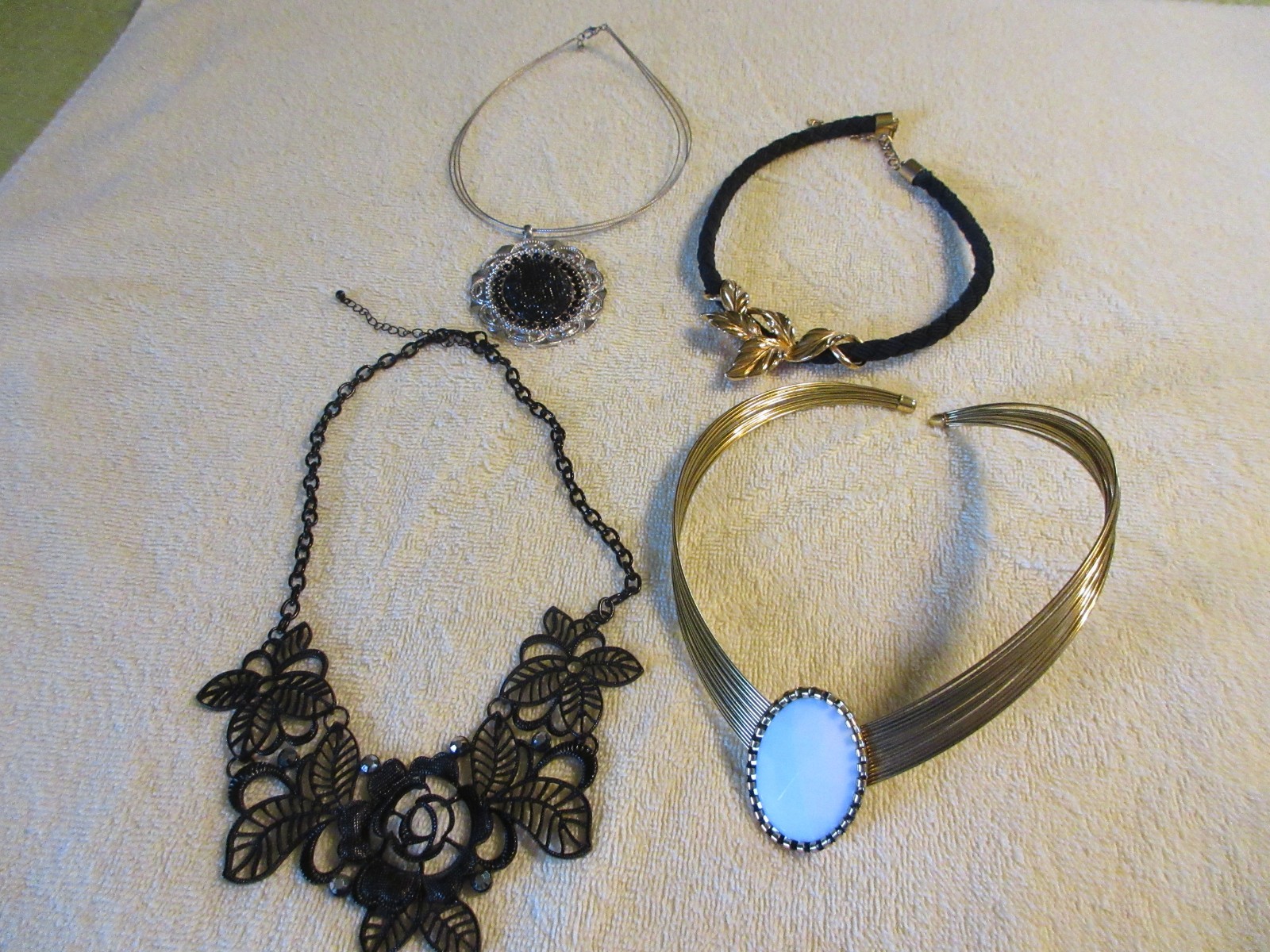 4Different Women’s Unique Chocker/Necklaces/Earrings Vintage Victorian Goth Avon