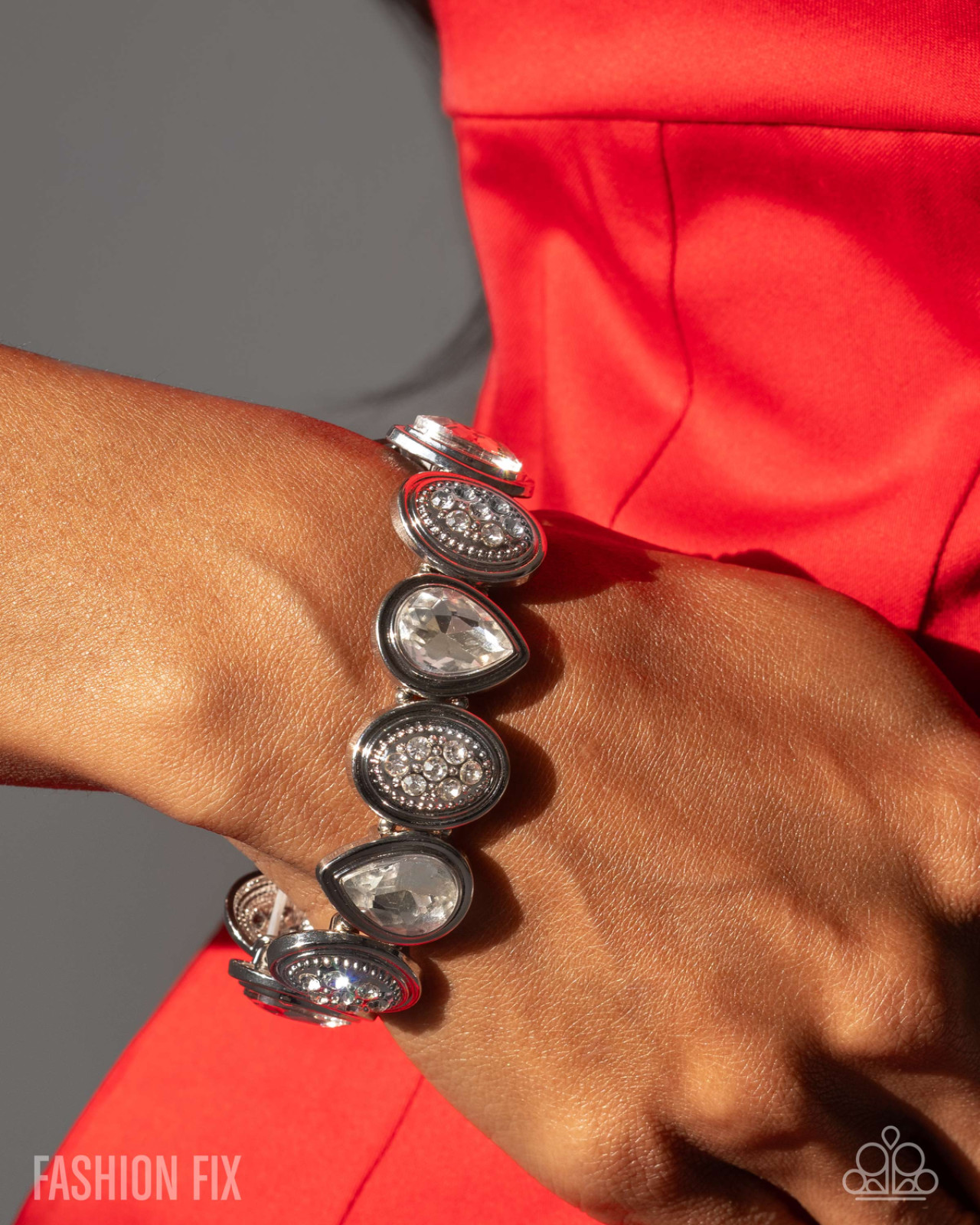Paparazzi jewelry Fiercely Fifth Avenue July Fashion Fix Set – White Gems