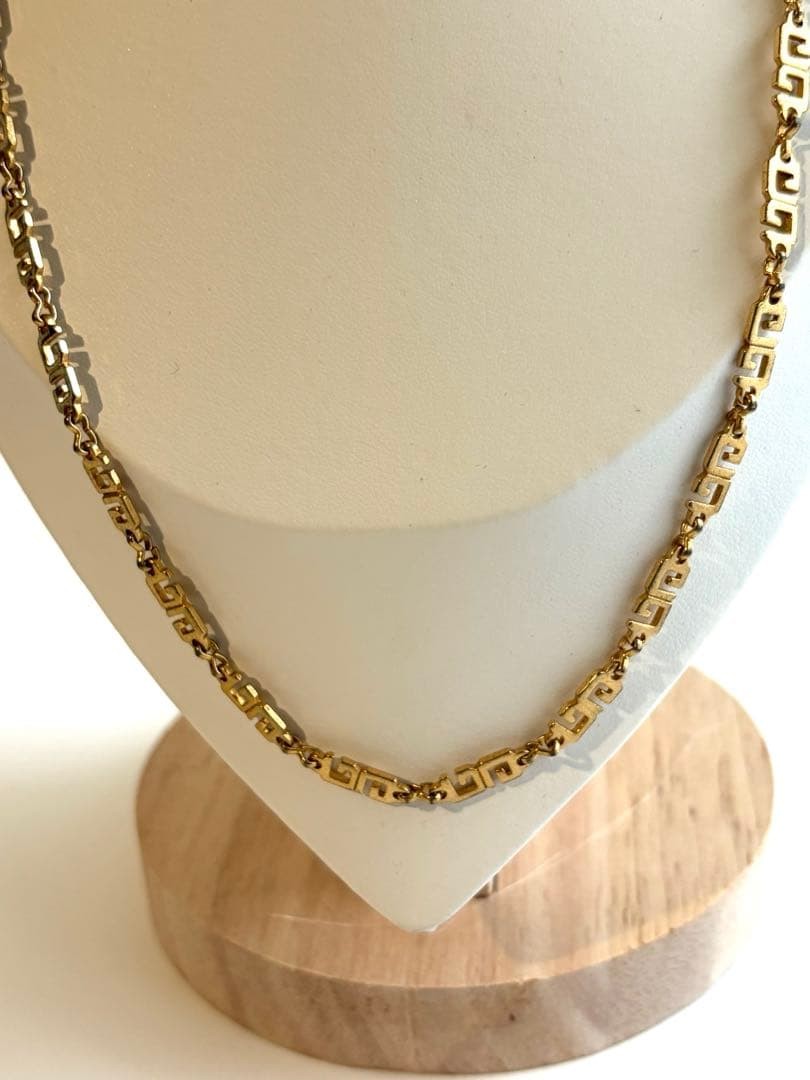 GIVENCHY G-logo link chain necklace Fashion / Luxury / Statement Piece 23.62 inc