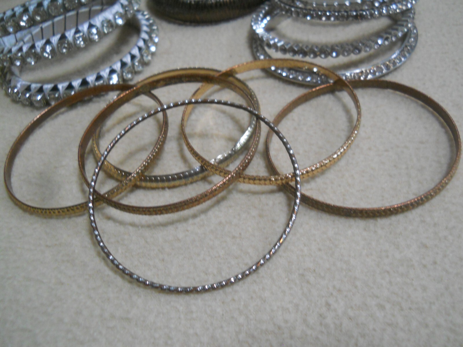 16 Bangle Bracelets with Plastic and Metal Case