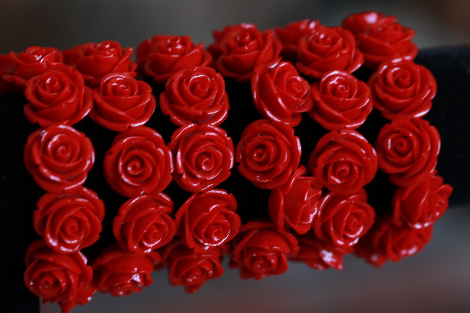 Rose Bud Flower Red Stretchy Elastic Bracelet Size 7-7 1/2″ Acylic Plastic