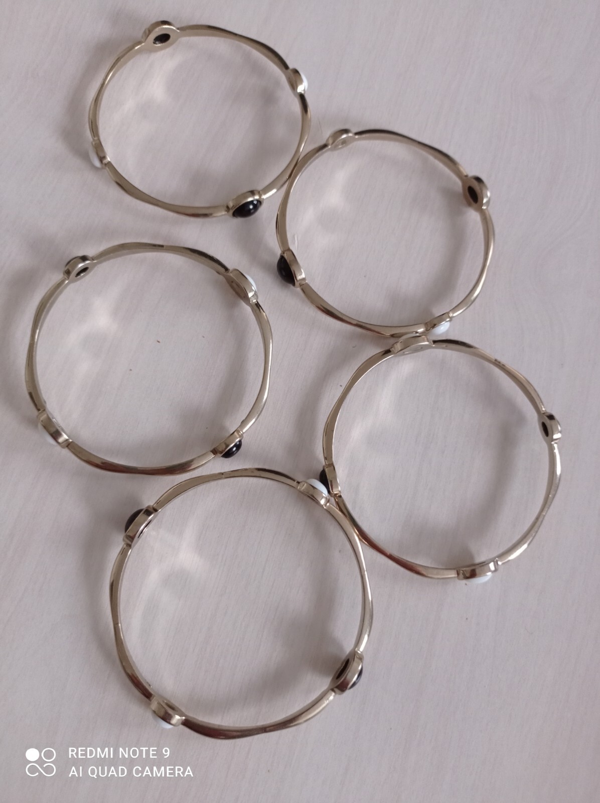 Retro Bohemian Set Of 5 Silver Tone With White & Black Acrylic Beaded Bangles