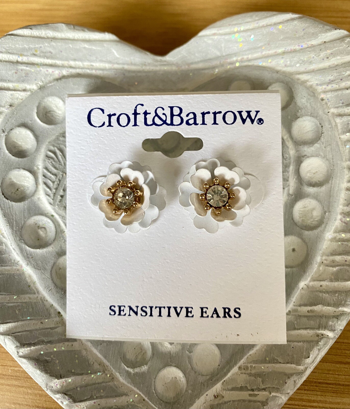 Croft & Barrow White/Gold Floral Post Back Earrings-5/8”-NWOT