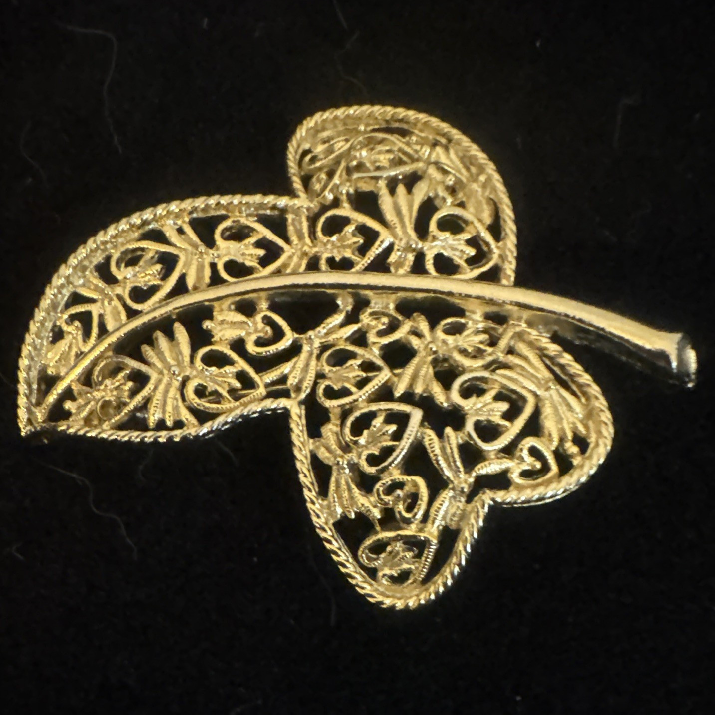 Gold Tone Filigree Leaf Brooch Pin, Metal, Nature Theme, No Stone vintage