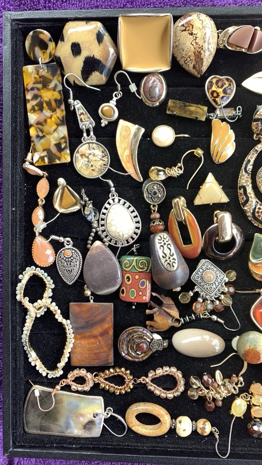 101 SINGLE “BROWN/BEIGE/EARTH COLORS”VINTAGE AND MODERN EARRINGS Lot# 74