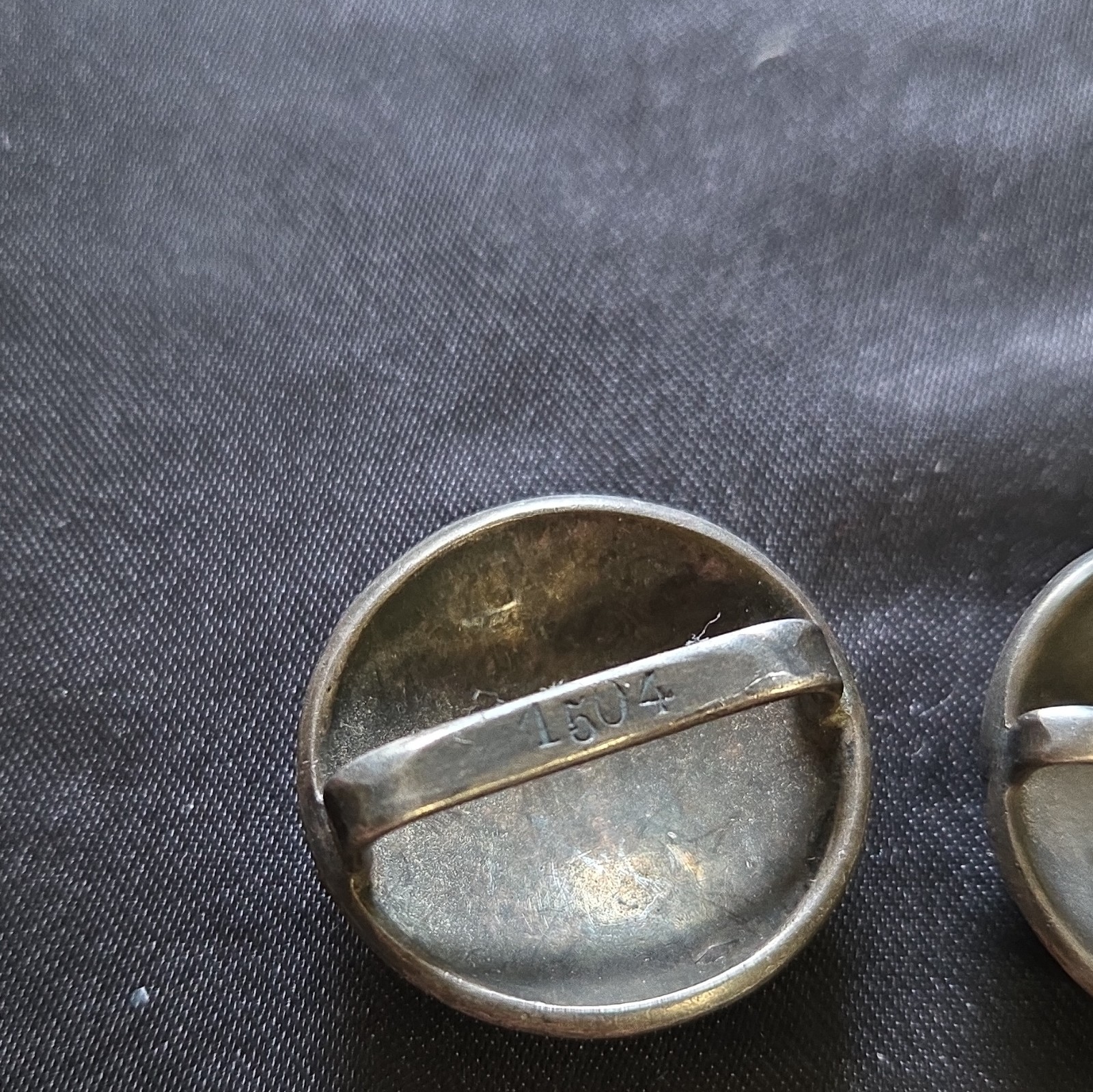 Black Round Dome 1 in Diameter x 1 in Length MPN 1504 Enamel Button