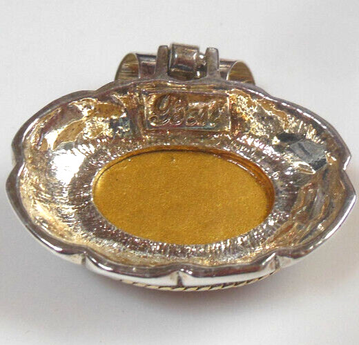 Vintage Signed Best Animal Print Pendant 1.5″ x 1.3/8″