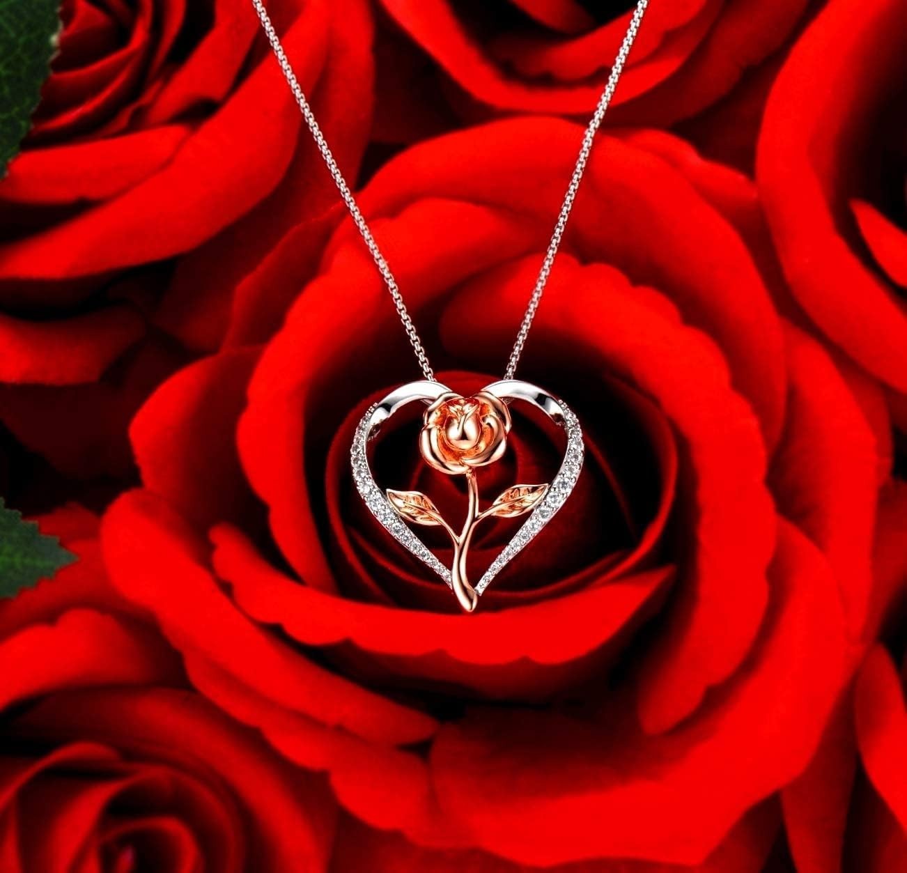 Unique Rose Gold Heart Necklace with 30 Zirconias – Ideal for Birthdays & More