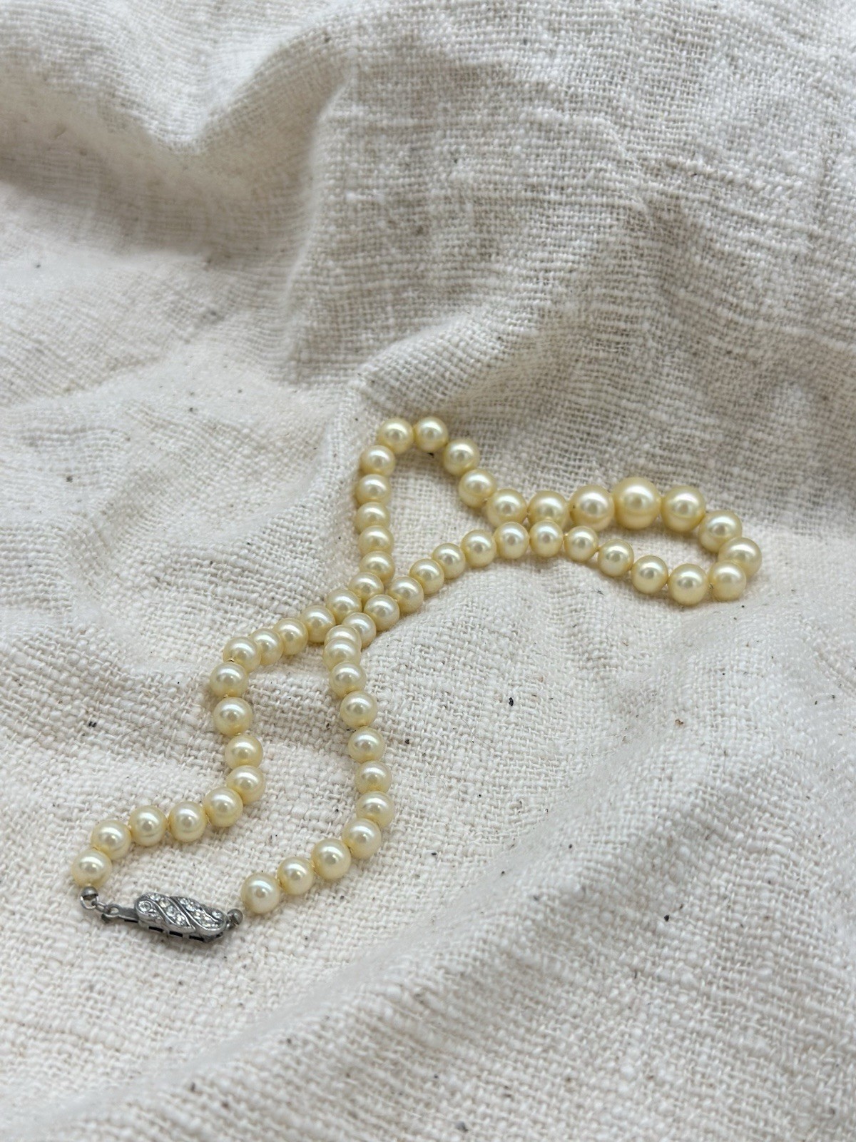 Vintage Marvella Graduated Pearl Necklace Rhinestone Clasp Signed 16″