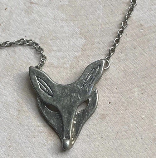 Fox Pendant Necklace Lariat Charm Silver Tone 38 Inches Banana Republic