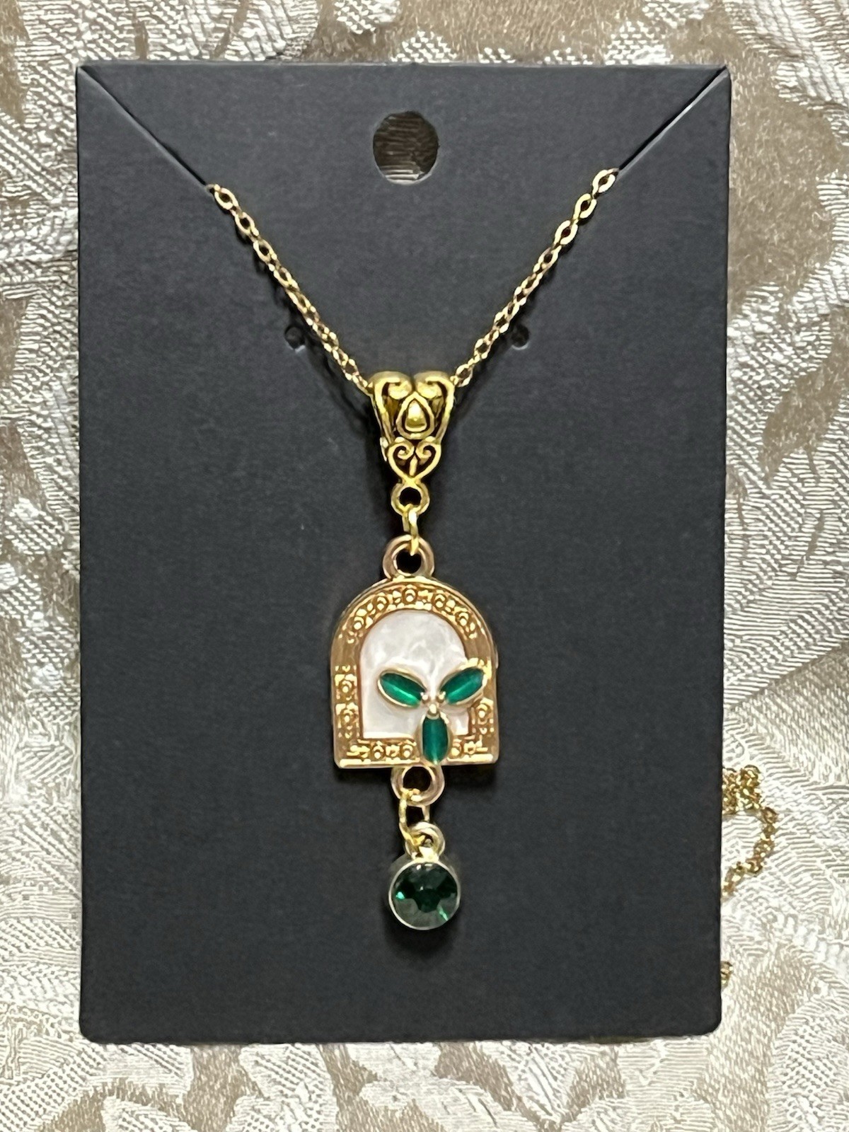 Retro Floral Gem Enamel Pendant Gold 18” Necklace Bohemian Floral Novelty
