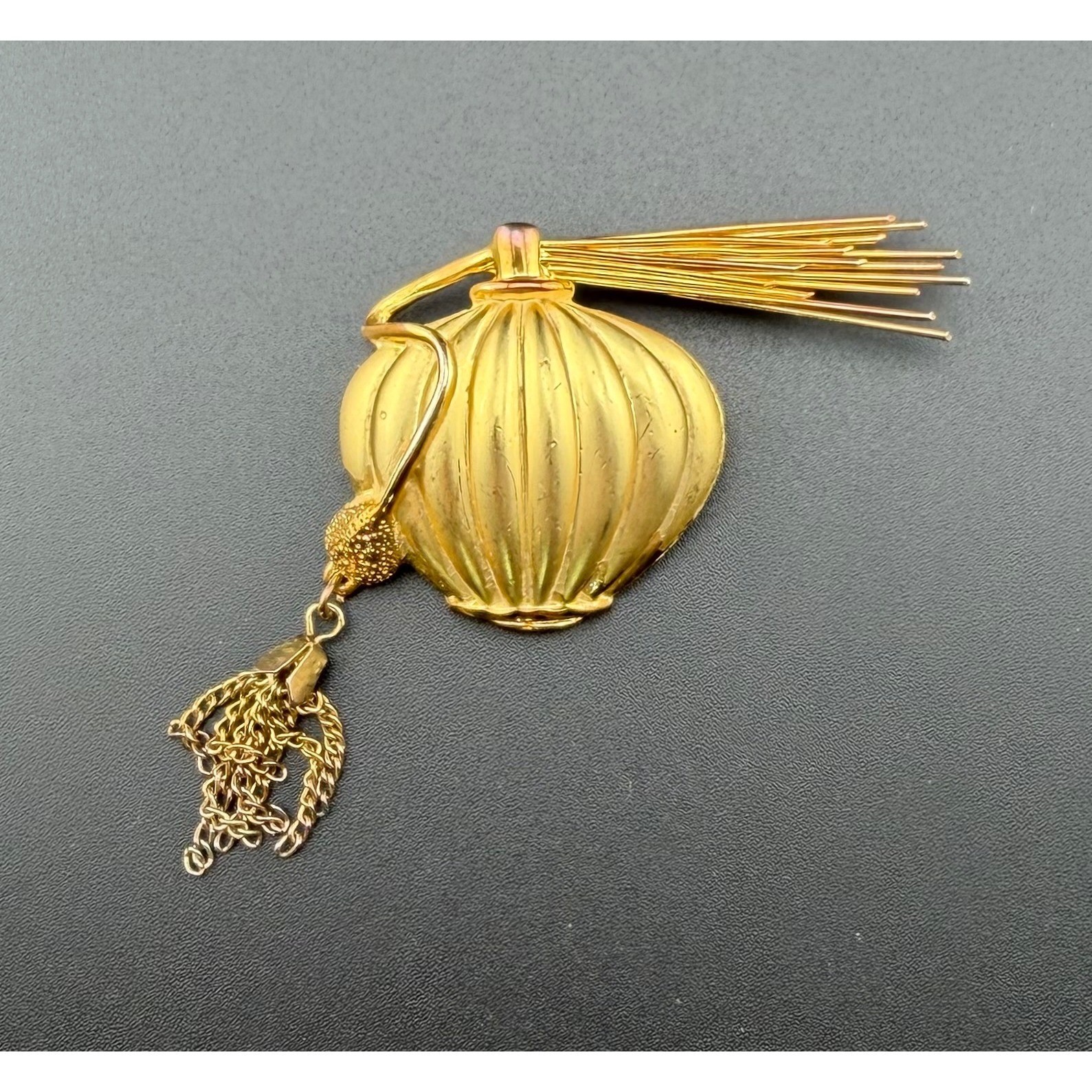 Perfume Bottle Brooch Pin Gold Tone Vintage Tassel Atomizer READ