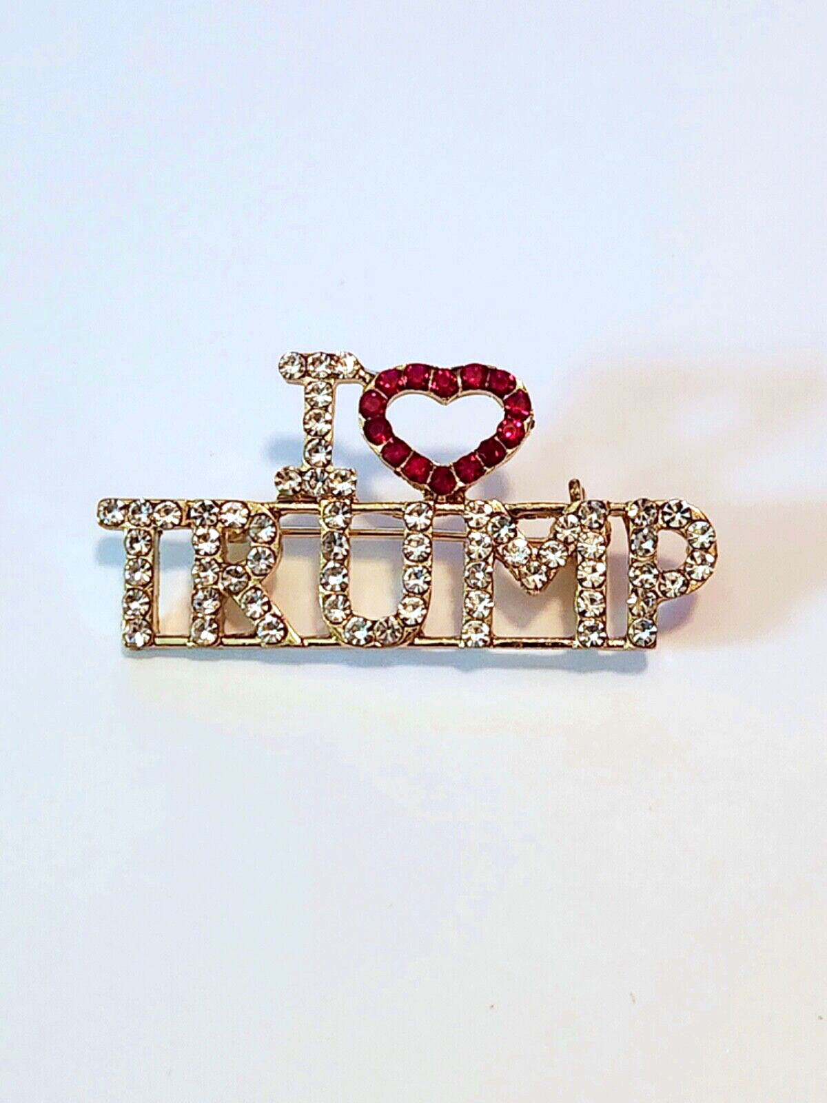 MENS OR WOMANS “I LOVE TRUMP” RHINESTONE HEART BROOCH PIN FOR LAPEL or HAT