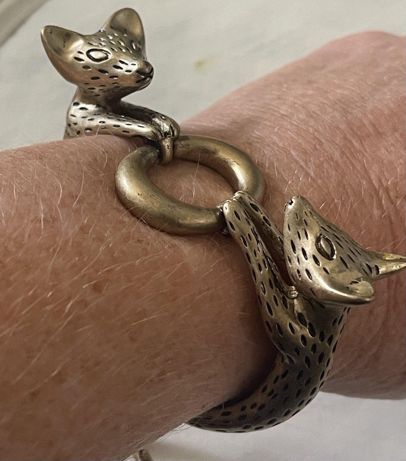 Vintage Gold Bronze Brass Metal Double Fox Head Cuff Bracelet Heavy Unique