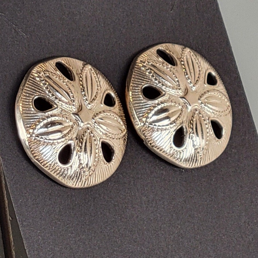 Silver Tone Sand Dollar Stud Earrings Beach Ocean Theme 0.97in Round Beach Core