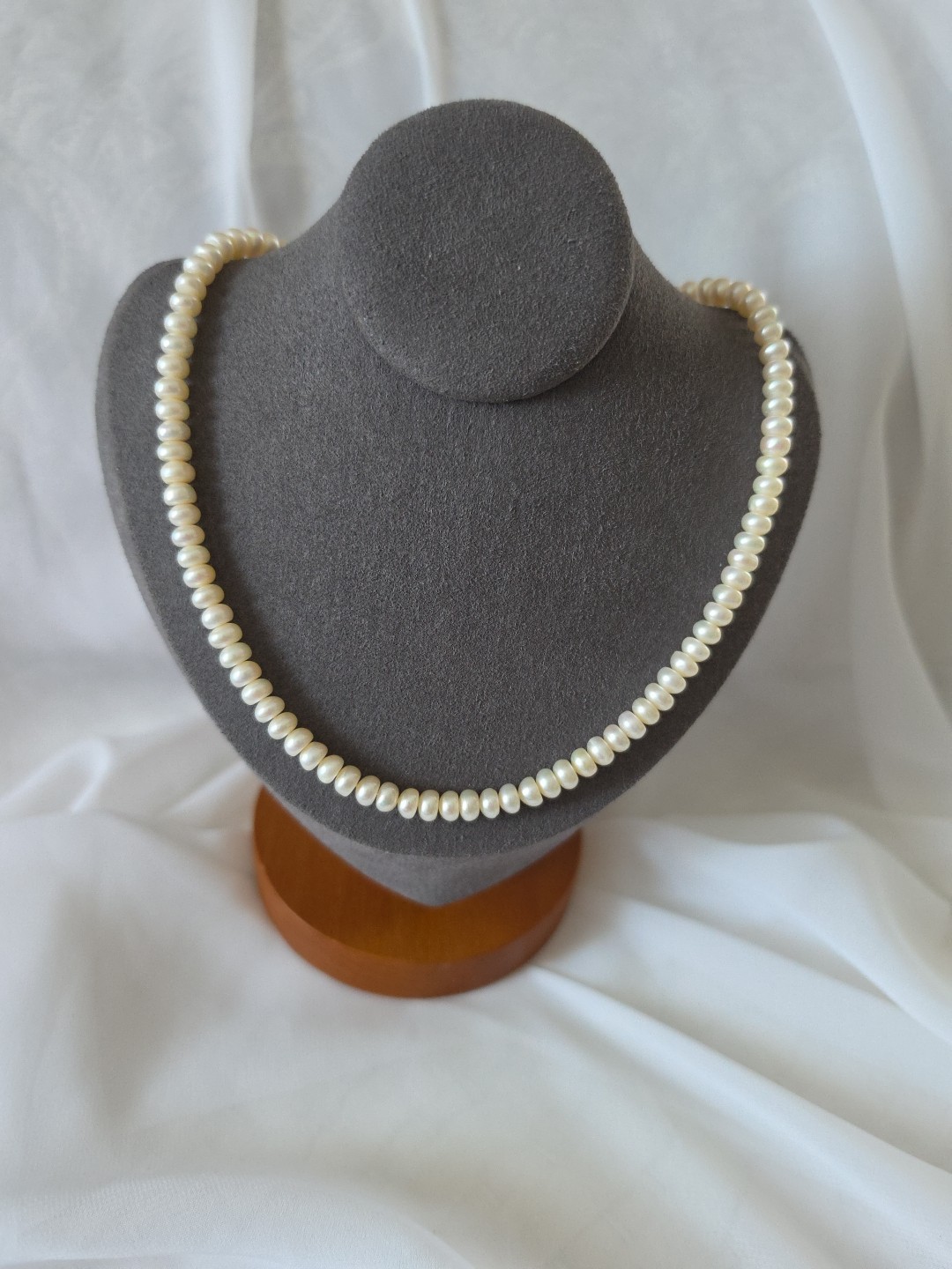 CULTURED FRESHWATER BUTTON PEARL NECKLACE YELLOW GOLD PLATED 925 CLASP 15″