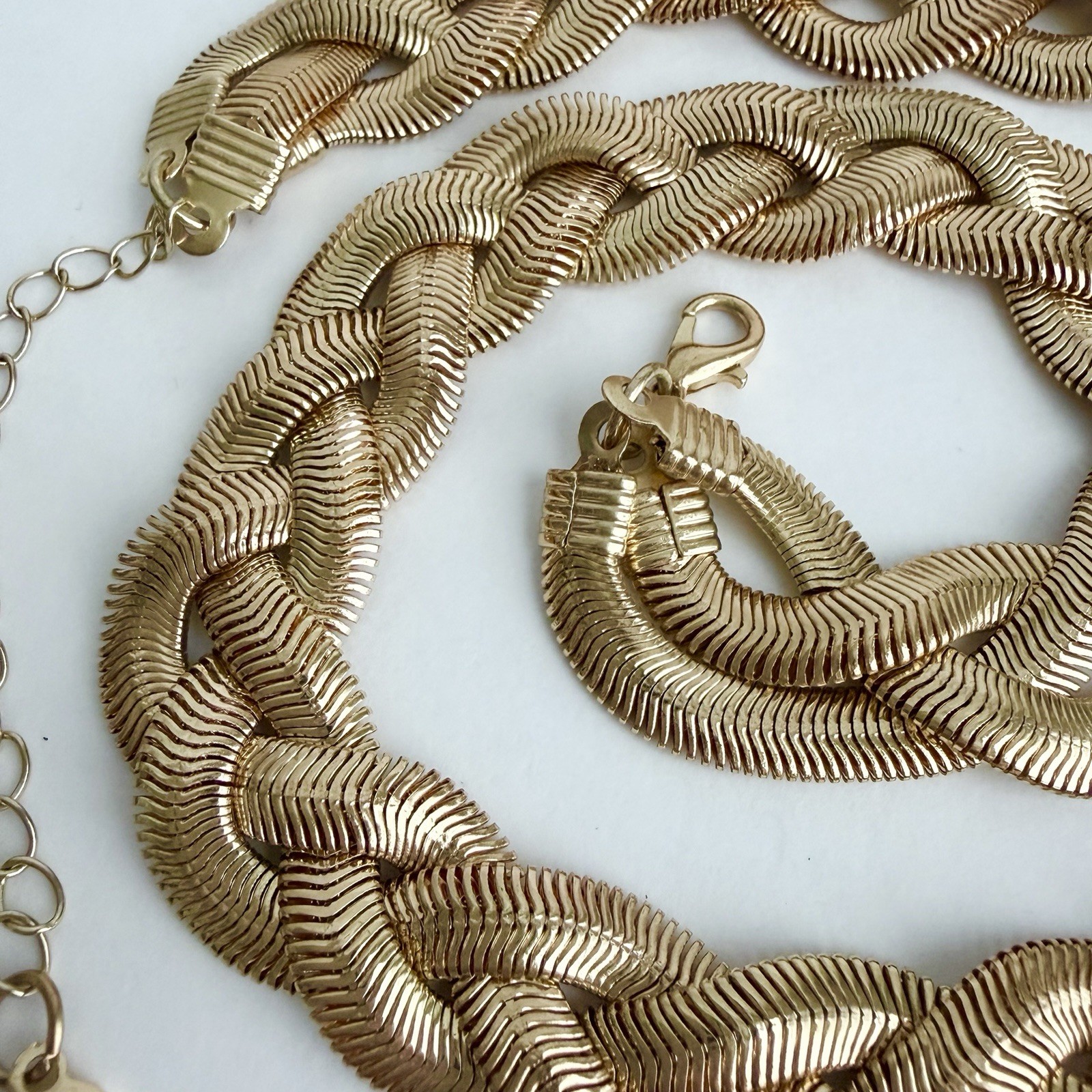 Retro Herringbone Snake Chain Braided Gold Tone Necklace 3/4” Wide