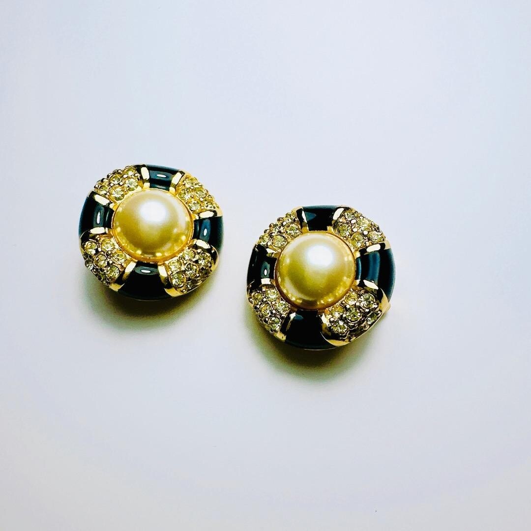 Christian Dior Pearl Crystal Earrings Black White Gold Round Vintage 0.7in