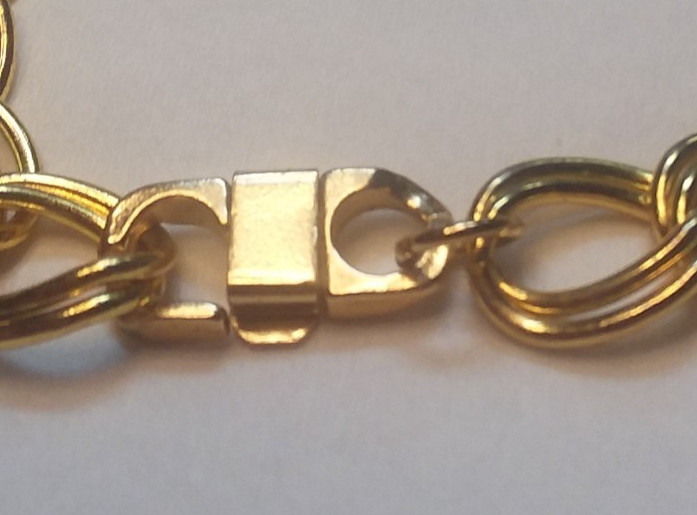 7 ” Double Link Gold Tone Chain W/ Unique Fold Over Clasp Bracelet 03-01-2026