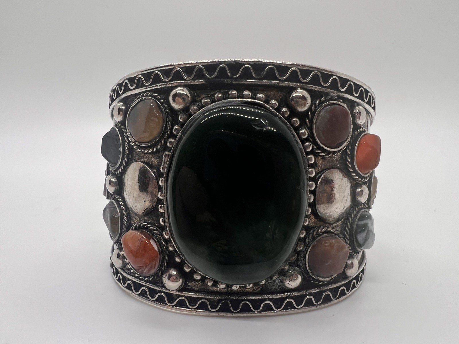 Semi-Precious Stone Cuff Bracelet – / Silver-Tone / Large Center Stone