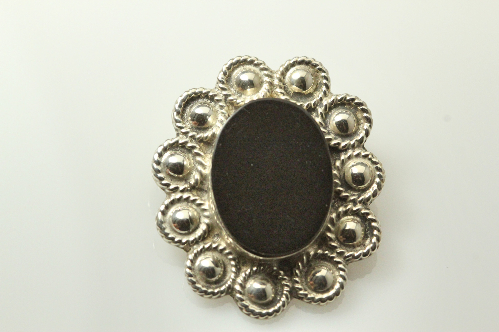 925 Sterling Silver Black Onyx Oval Vintage Pendant Brooch 9.8 Grams (PEN5500)