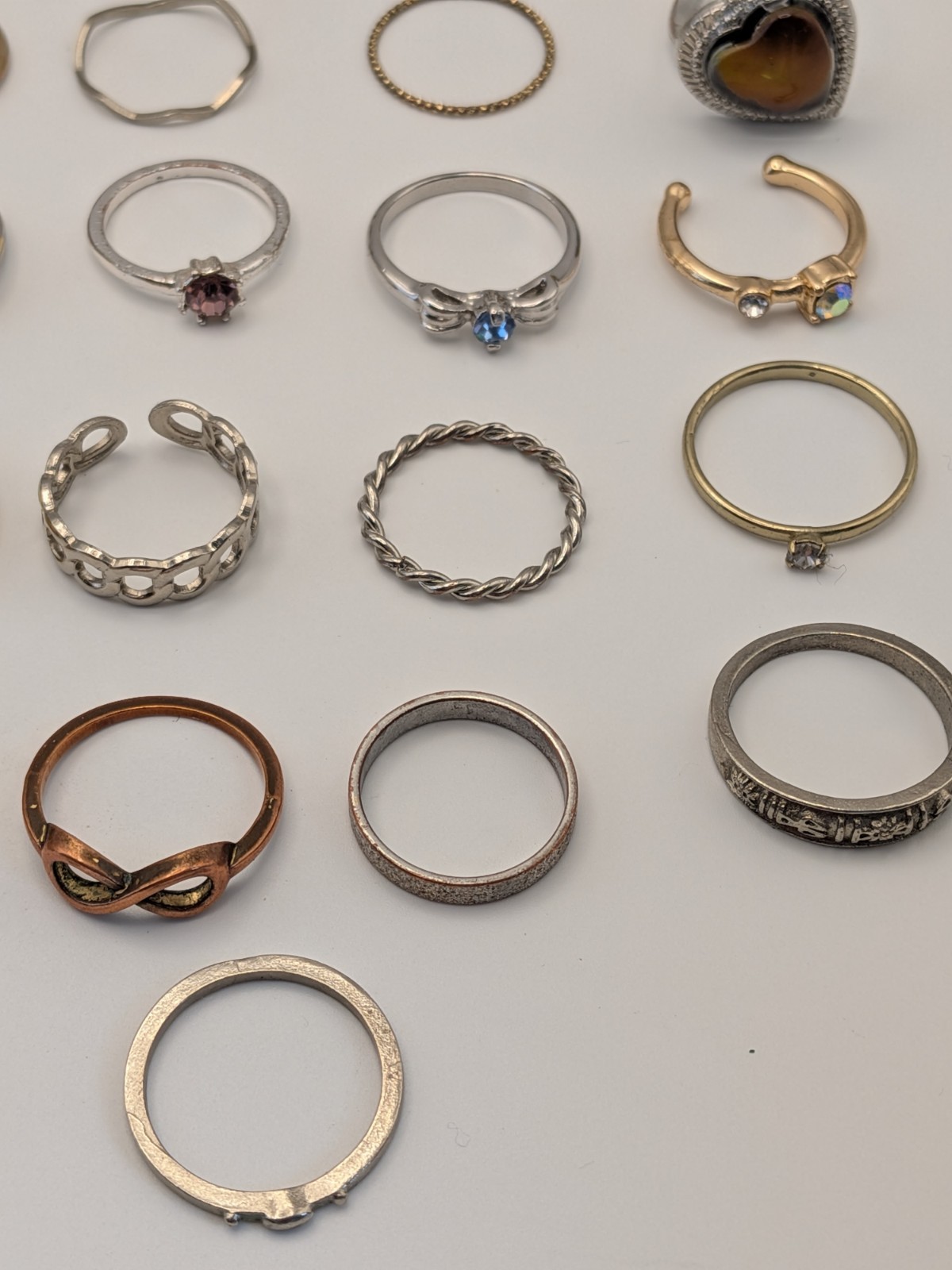 69 Junk/Costume Rings – Various Sizes, Metal, Rhinestones