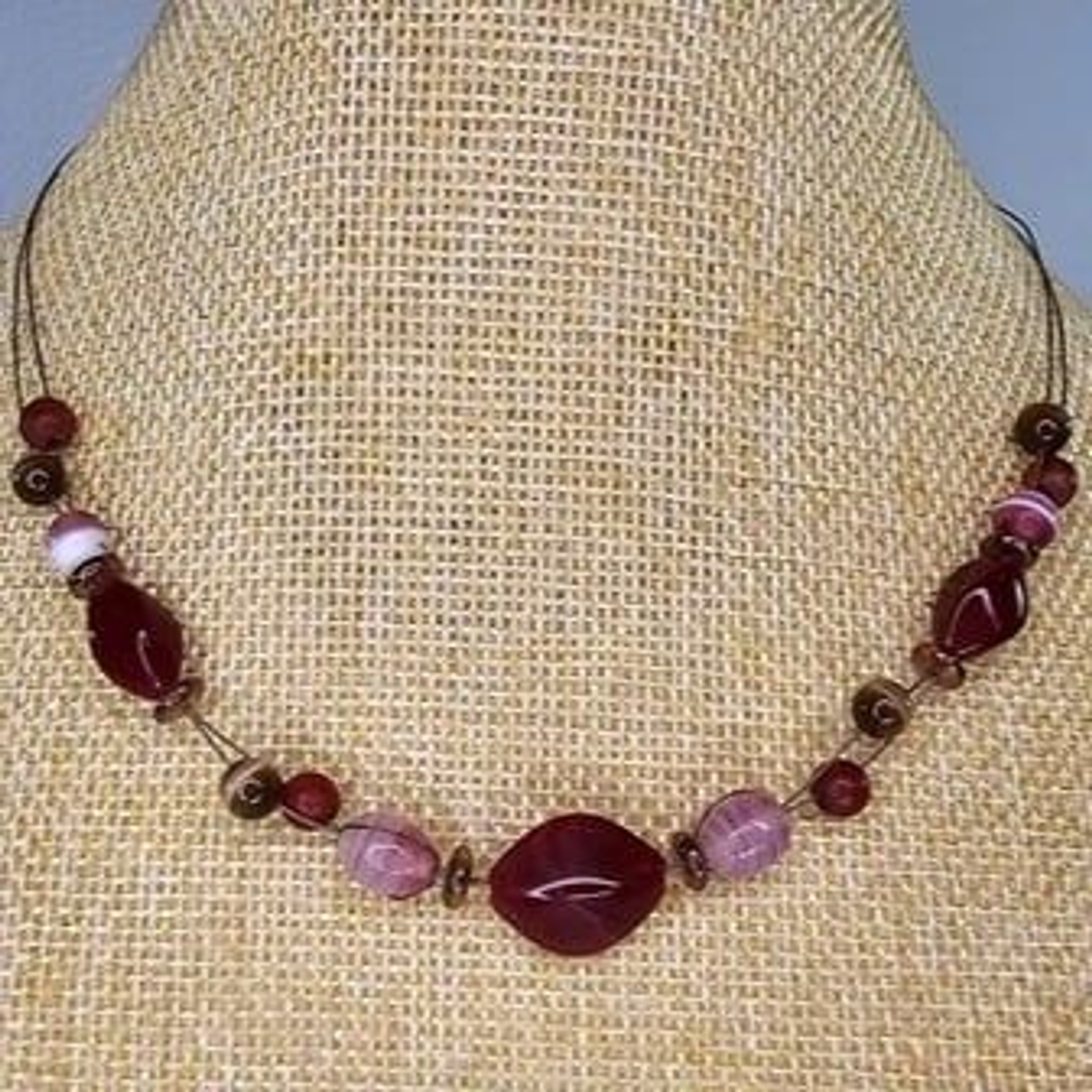 Multi-Sized Red & Pink Glass Beaded Wire Necklace 16″L